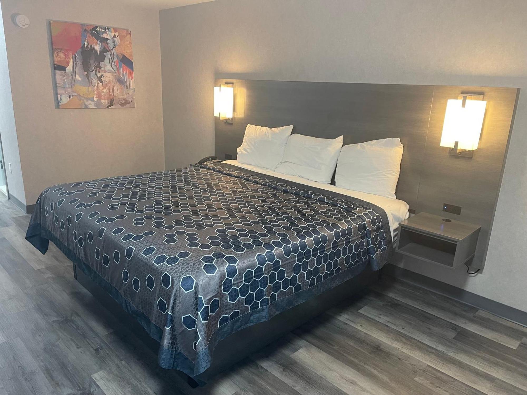 The Wayne Inn Bagian luar foto