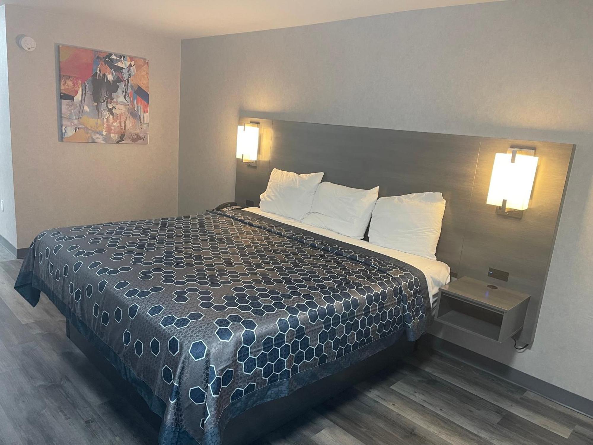 The Wayne Inn Bagian luar foto