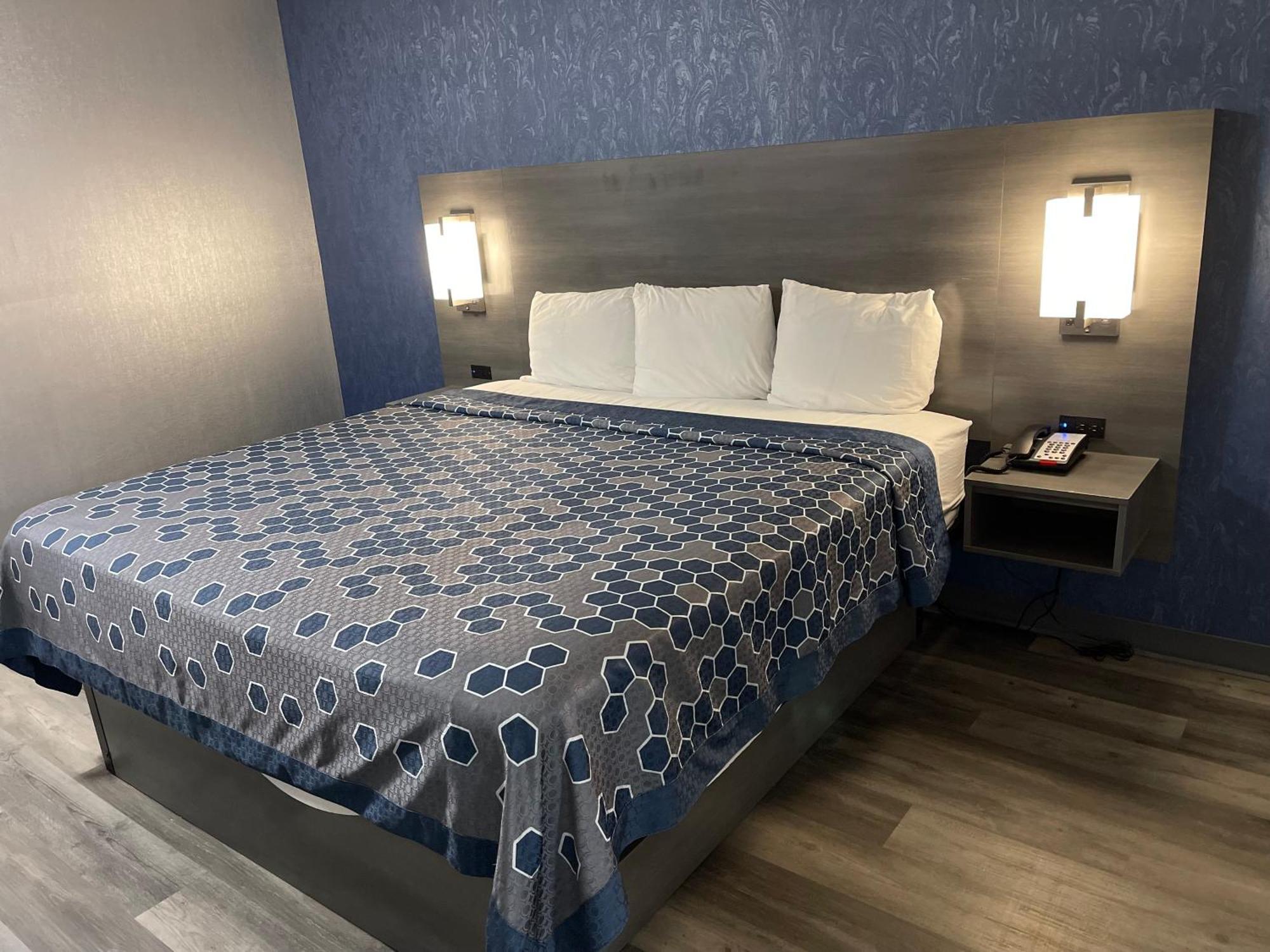 The Wayne Inn Bagian luar foto