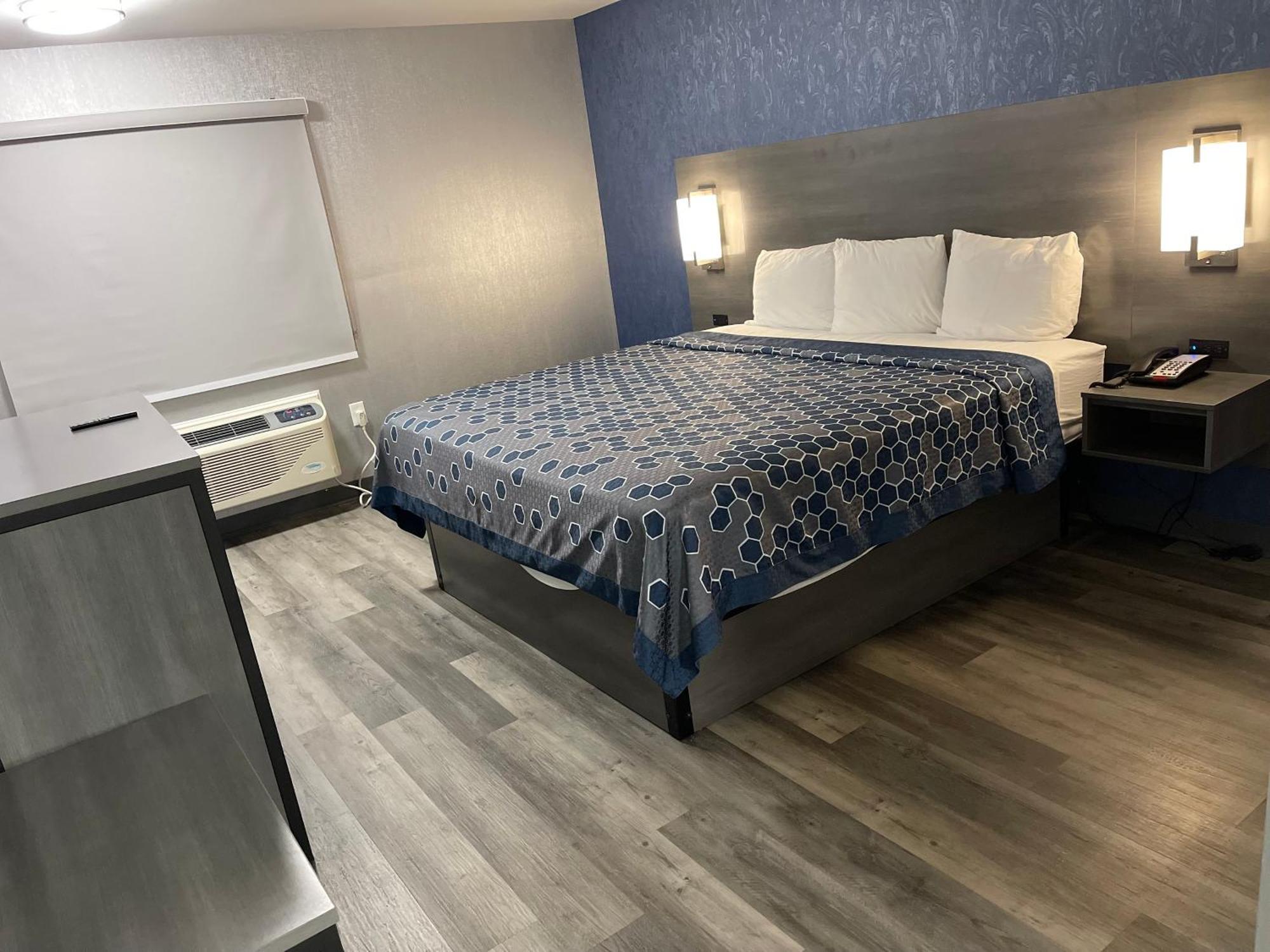 The Wayne Inn Bagian luar foto