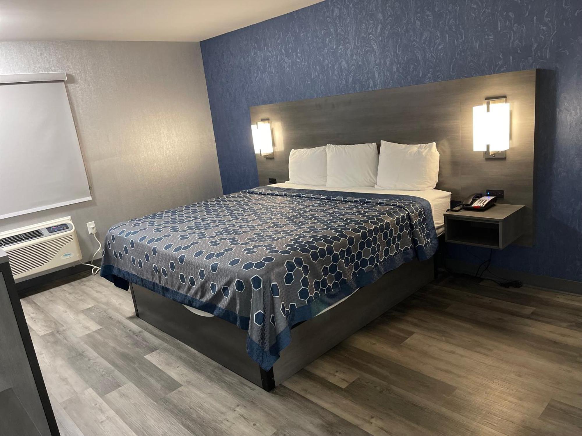 The Wayne Inn Bagian luar foto